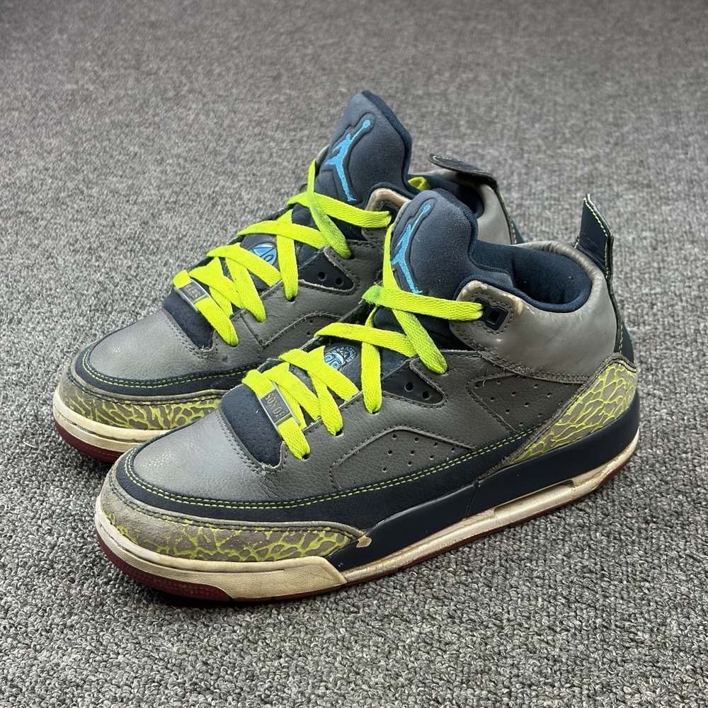 Nike Air Jordan Son of Mars Low Gray Volt 580604-012 Youth Size 5.5Y Sneakers